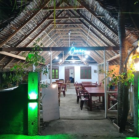 Ocean Oasis Restaurant And Rooms Triquinimale Exterior foto